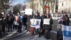 Пикеты в поддержку полтзаключенных Пикеты в поддержку полтзаключенных