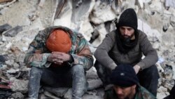 Preživjeli u zemljotresu čekaju vijesti o svojim porodicama