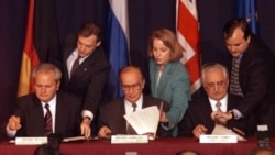 Dejtonski sporazum: 'Servis nije uspio, zamijenite proizvod' Dejtonski sporazum: 'Servis nije uspio, zamijenite proizvod'