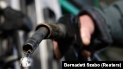 კრემლი ბენზინის ექსპორტის აკრძალვის ოფიციალურ მიზეზად ქვეყანაში გაზრდილ მოთხოვნას ასახელებს და ცდილობს ფასების ზრდა აიცილოს თავიდან.