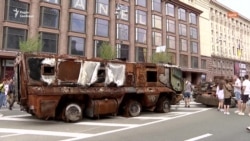 Знищену військову техніку РФ виставили на Хрещатику (відео) Знищену військову техніку РФ виставили на Хрещатику (відео)