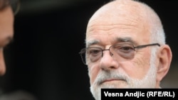 Vladeta Janković, univerzitetski profesor, nekadašnji ambasador i jedan od lidera Demokratske stranke Srbije (partije čiji je nekadašnji čelnik Vojislav Koštunica 2000. na izborima pobedio Slobodana Miloševića) kandidat je najveće grupe opozicionih patija za gradonačelnika Beograda, koji će biti održani 3. aprila 2022.