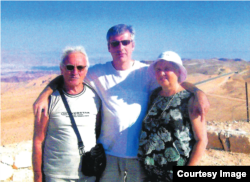 Леонид Невзлин с родителями