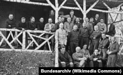 სარატოვის ოლქში, ვოლსკთან ( ობიექტი "ტომკა") მდებარე აეროქიმიური სადგურის გერმანელი პერსონალი. 1928 წ