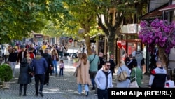 Građanima Kosova za ulazak u Bosnu i Hercegovinu do sada je bila potrebna viza a od 2014. isto važi i za građane BiH koji žele da putuju na Kosovo, jer su tada uvedene recipročne mere na vizni režim. (Foto: Šetalište u Prizrenu)