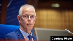 Тіні Кокс заявляє, що ракетним обстрілом об'єктів цивільної інфраструктури Росія продовжує порушувати міжнародне право.