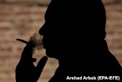 U 2020. je na legalnom tržištu kupljeno 3,6 milijardi cigareta, a procjenjuje da je iste godine na crnom tržištu prodato dvostruko više cigareta.