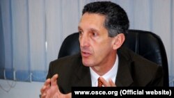 Edvard Džozef, predavač na Univerzitetu Džons Hopkins u Vašingtonu