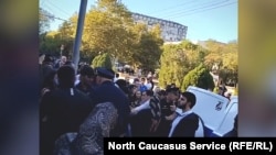 Кадр видеозаписи с места событий