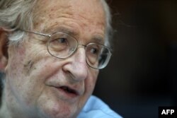 "Kad netko kao Chomsky (na fotografiji) pruži bezrezervnu podršku Deklaraciju, to je fantastična stvar."