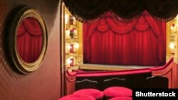 Urušava li se pozorište u Srbiji