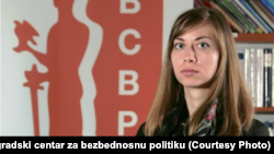 'I u slučaju suzavca gde ne možemo da utvrdimo s kojom opremom MUP raspolaže, od kada je ta oprema, da li je bezbedna za građane jer sve su to važne informacije za građane', kaže Maja Bjeloš.