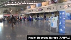 Prve konkretne posljedice po putovanja i turizam već osjećaju avioprevoznici, jer su privremeno obustavljeni avionski letovi iz Crne Gore ka Milanu i Bolonji (Fotografija: Aerodrom u Podgorici)