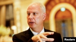 Šef ruskog suverenog fonda Kiril Dmitrijev razgovara s novinarima uoči sastanka s američkom delegacijom u Rijadu, 18. februar 2025.