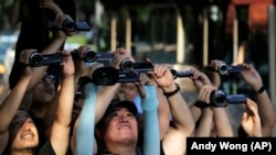 Novinari, Kina, fotoarhiv