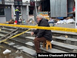 30 აპრილის დილა, სადგურის მოედანი, ე.წ. ბორჯომის ავტოსადგურს მიმდებარე ტერიტორია.