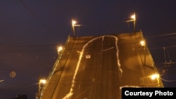 Акция группы "Война" "Член в плену у КГБ"