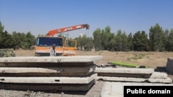 Videos and reports by eyewitnesses indicate that Iran's security forces have been trying to intensify security around the mass graves of political prisoners in Tehran's Khavaran cemetery.