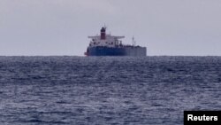 Zaplenjeni naftni tanker "Pegas" pod ruskom zastavom, kod grčkog ostrva Evia, 19. april 2022.
