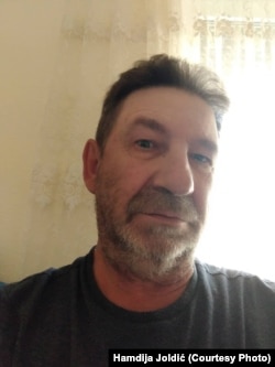 Hamdija Joldić, vratio se na svoju djedovinu u Kozarac. I pored preživljenih strahota u logorima, vjeruje u suživot i pomirenje, Kozarac, 30. maj 2022.
