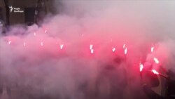 Справа вбивства Бузини: під судом палили фаєри (відео) Справа вбивства Бузини: під судом палили фаєри (відео)