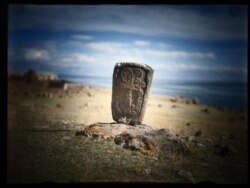 ქვაჯვარი სევანის ტბის ნაპირზე