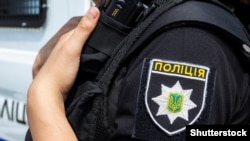 Поліція: 30 січня близько 15:00 біля будівлі Ленінського районного суду Миколаєва чоловік розстріляв подружжя