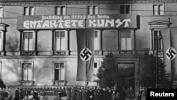 В 1938 году нацисты организовали масштабную выставку "неправильного", "дегенеративного" искусства