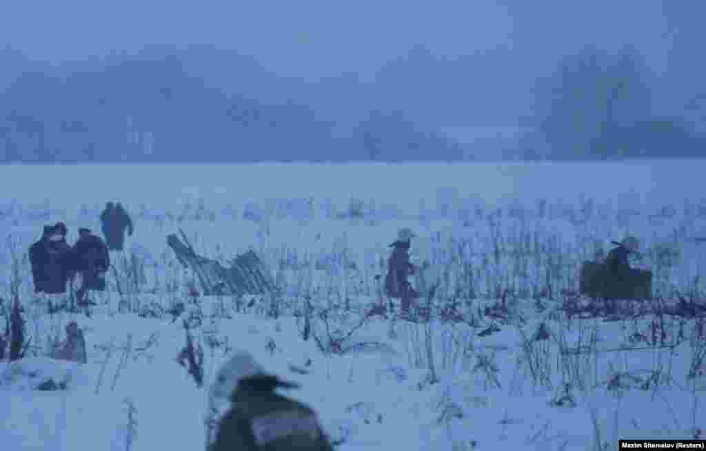 На місці катастрофи виявлені тіла двох загиблих і уламки фюзеляжу, а також один «чорний ящик»