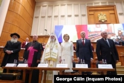 Şedinţa solemnă comună a Camerei Deputaţilor şi Senatului consacrată depunerii jurământului de către preşedintele ales al României, Nicuşor Dan, la Palatul Parlamentului din București, 26 mai 2025.