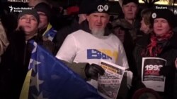 Protest zbog Nobelove nagrade za Handkea Protest zbog Nobelove nagrade za Handkea