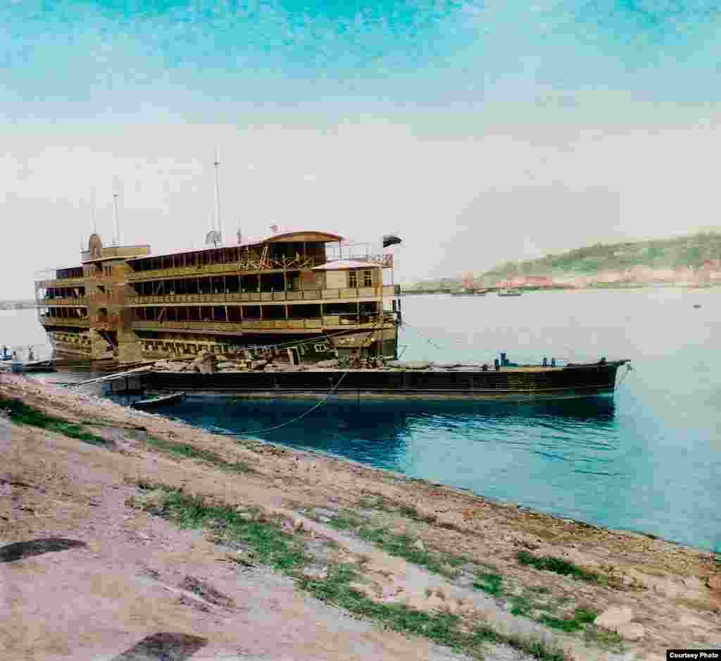 "Нижний Новгород. Плавучий отель." Франтишек Краткий, 1896.