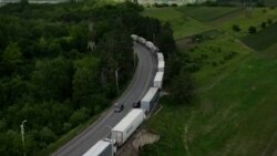 Cozi cu zeci de camioane la Vama Siret. Timpii de așteptare depășeau și 600 de minute 