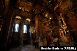 Unutrašnjost manastira Visoki Dečani (foto: jun 2022.)