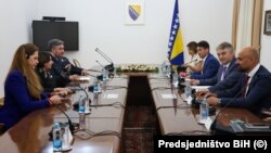 Rosemary DiCarlo sa članom Predsjedništva BiH Željkom Komšićem u Sarajevu, 10. 7. 2025.