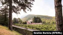 Manastir Srpske pravoslavne crkve Visoki Dečani na Kosovu, 3. jun 2022.