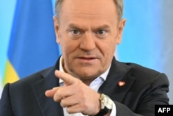 Poljski premijer Donald Tusk govori u Varšavi 15. januara
