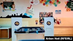 Biračko mesto u Prištini. Ilustrativna fotografija iz arhive.