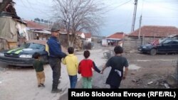 Ромската населба Баир во Битола. 