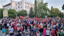 'Ugovor sa SPC je veleizdaja države' – nastavak protesta u Podgorici 'Ugovor sa SPC je veleizdaja države' – nastavak protesta u Podgorici