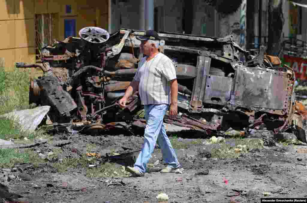 Ukrajinski zvaničnici su na velikom međunarodnom samitu rekli da će za obnovu razorene zemlje biti potrebno najmanje 750 milijardi dolara za plan rekonstrukcije u tri faze. &nbsp;