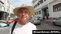 Nedžad pojašnjava da sada u kupovini po istoj cijeni "dobijete kilo brašna umjesto kilo i po – isto je to, samo poskupi".