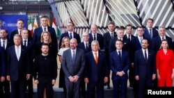 ევროპული საბჭოს სამიტი ბრიუსელში 17-18 ოქტომბერს გაიმართა. მას ესწრებოდა ვოლოდიმირ ზელენსკიც, თუმცა, როგორც ევროკავშირის არაწევრი ქვეყნის მეთაური, ის არ მონაწილეობს გადაწყვეტილებების მიღებაში.