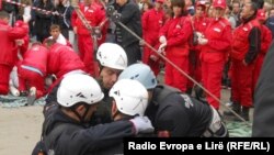 Sa vežbe pripadnika "Civilne zaštite" u Severnoj Mitrovici organizovane 18. novembra 2012.