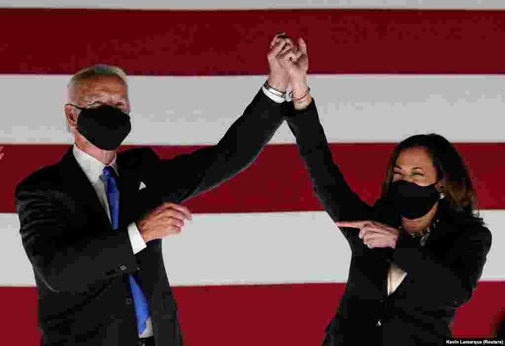 Байден и Харрис после выдвижения их кандидатур в президенты и вице-президенты на съезде Демократической партии в Милуоки 20 августа 2020 года  