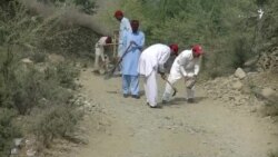 سره میاشت په مومندو کې ځوانان روزي سره میاشت په مومندو کې ځوانان روزي