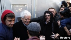 Doček Fikreta Abdića u Puli po izlasku iz zatvora, mart 2012.