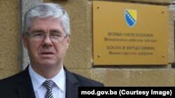 Zekerijah Osmić, bivši ministar odbrane BiH, smatra da značajan broj zemalja članica NATO ne izdvaja dva posto BDP-a za svoje oružane snage.