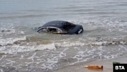 Четирима души загинаха при наводнението в Елените