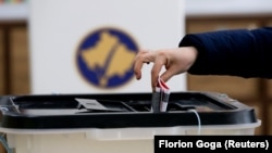 Glasanje na prethodnim kosovskim izborima, fotografija iz arhive